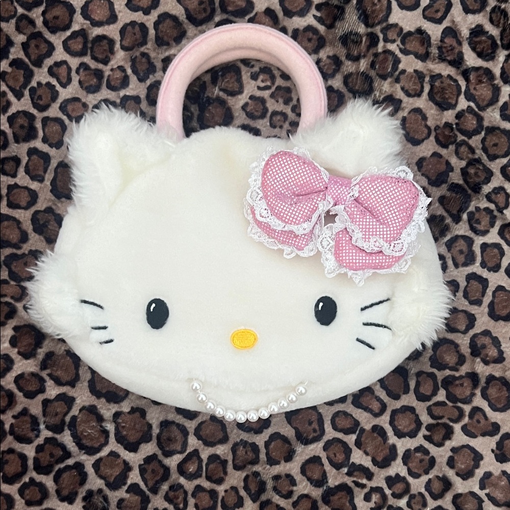 Hello kitty bag with bow